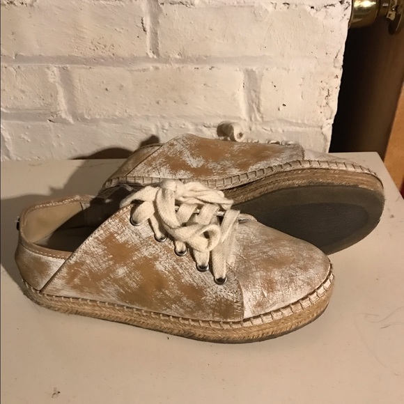 A.M. sneakers size 7 - Picture 2 of 3